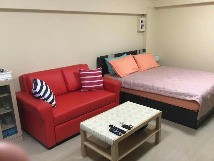 Rayong Studio Apartment. Queen Bed And A Couch Bed - Rayong