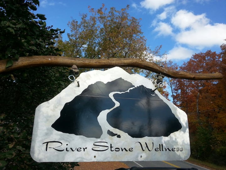 River Stone Retreat - Wilmington, NY