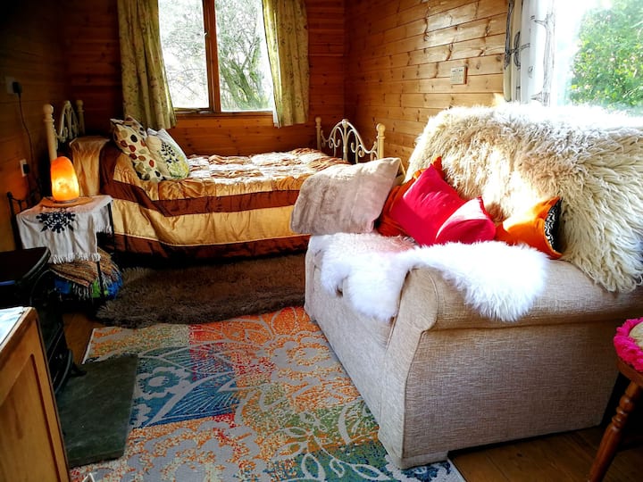 Snuggly Cabin Hideaway - 蒙茅斯