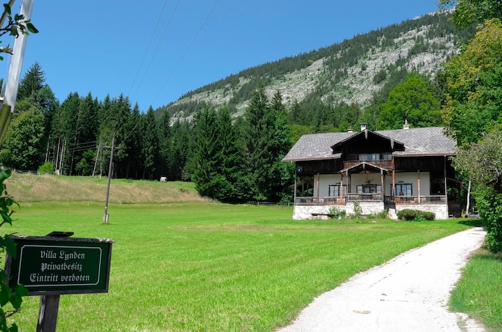 Charming Villa At Foot Of Loser, Overlooking Lake - Altaussee