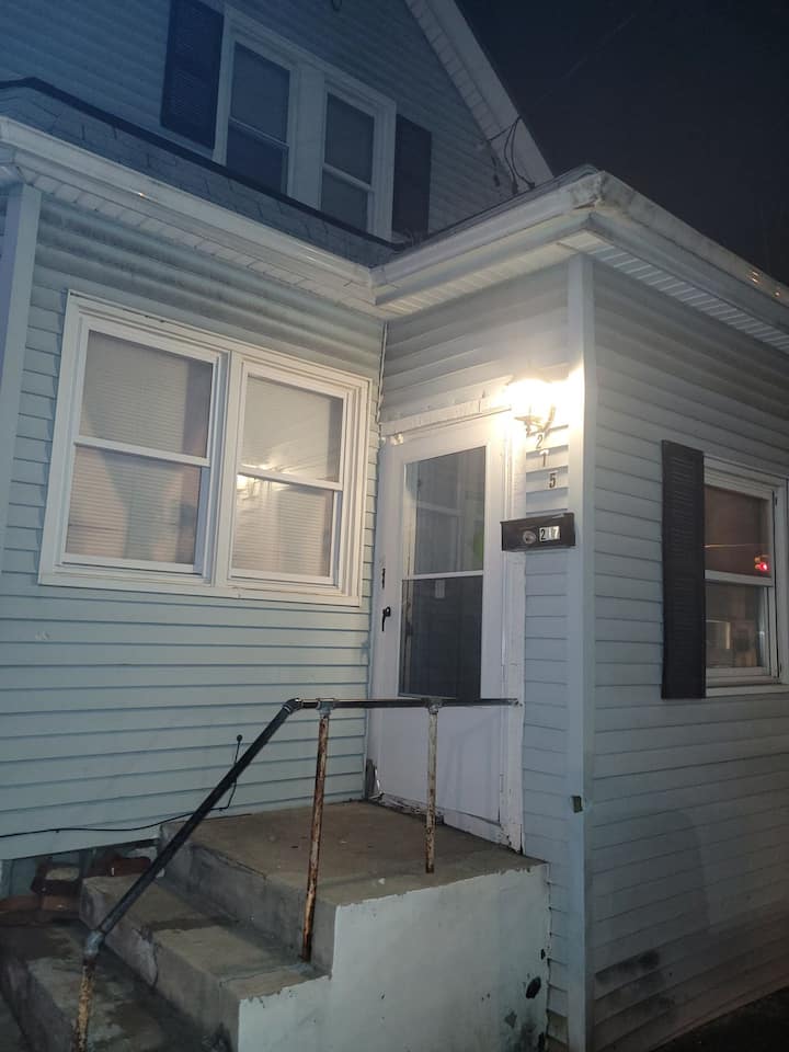 3 Bed Room Beautiful Home - Paterson, NJ