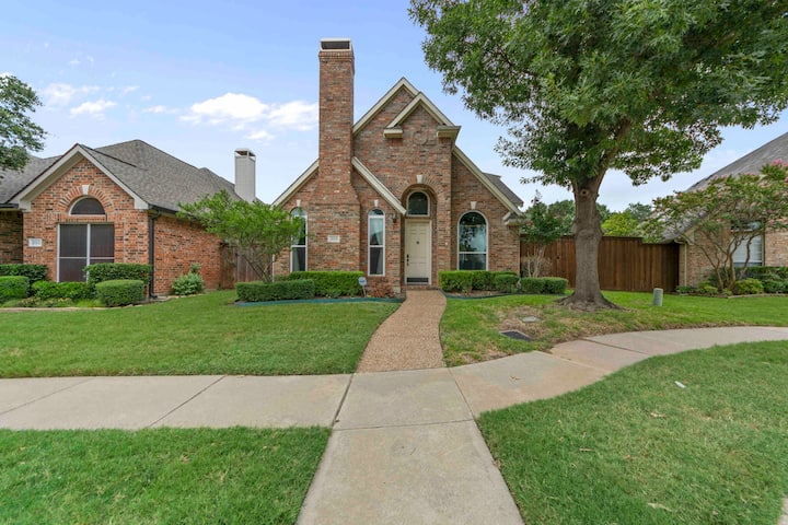 Home Away From Home With Big Private Fenced Backyard - Carrollton