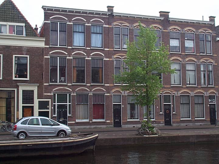 Appartment With Canal View - Voorschoten