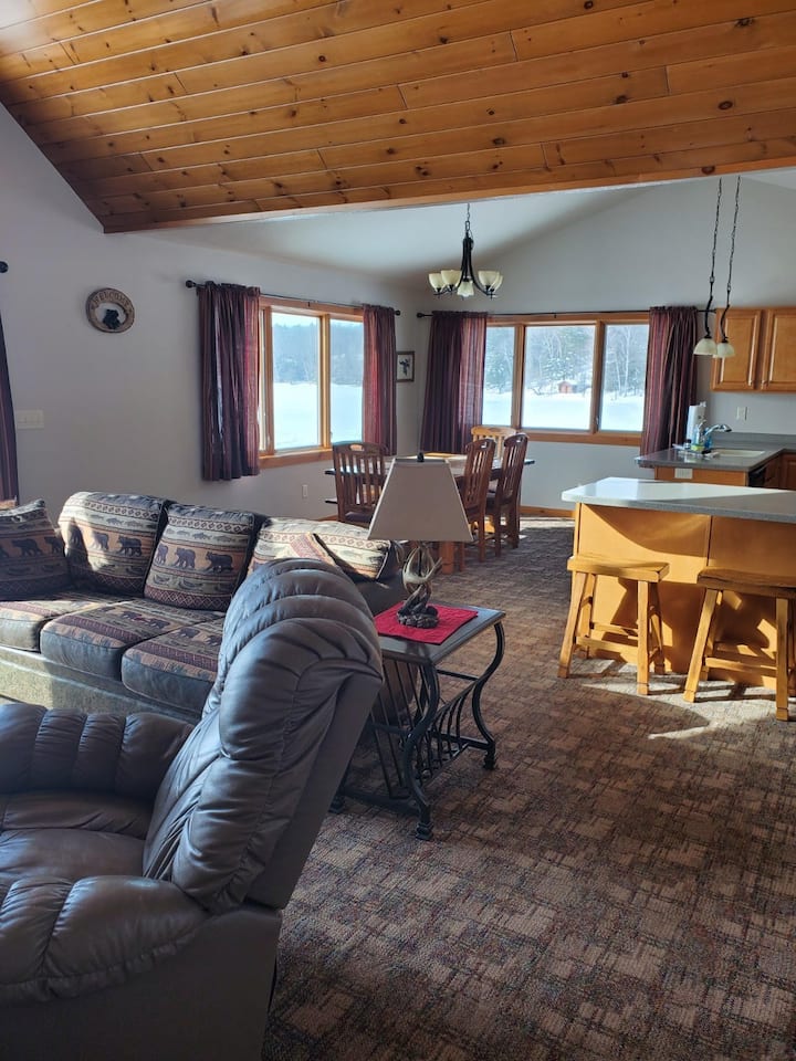 Cabin For Up To 8 Located On Lake Tomahawk!  (Bh) - Minocqua, wI
