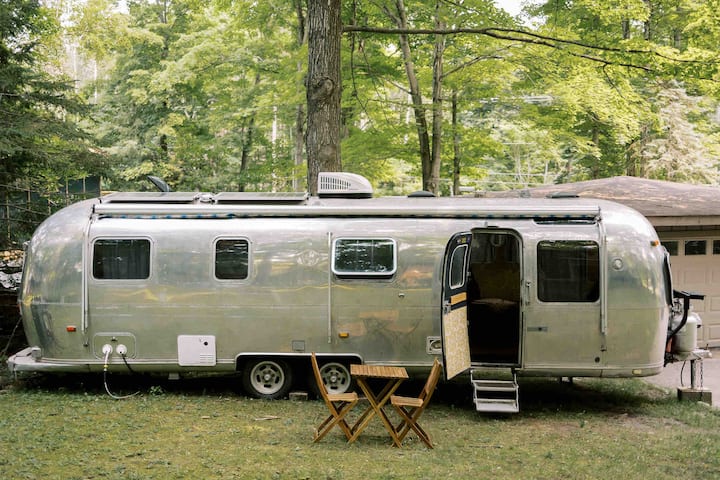 Walk To Beach/ Stay In A Vintage Airstream - Charlevoix, MI