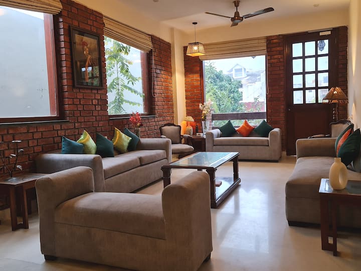 Luxurious Home With Terrace Garden: Bougainvillea - New Delhi