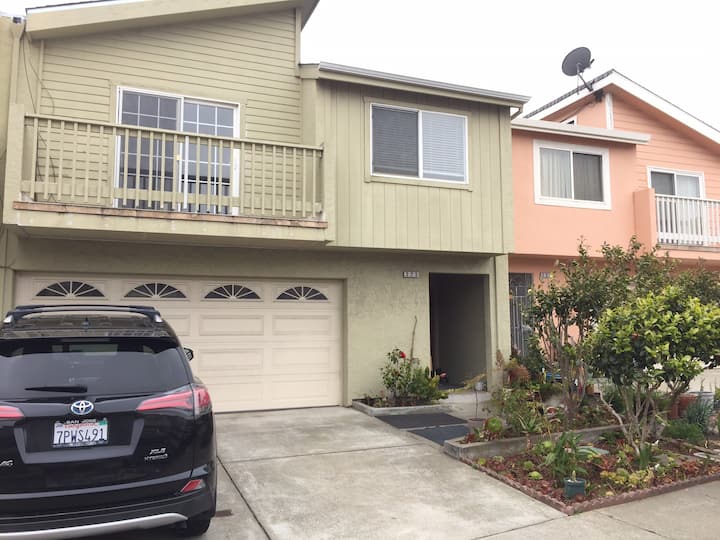 Private Room W Full Bed & Tv In Shared Home - Pacifica, CA