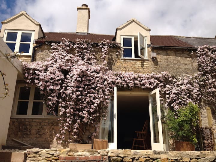 Cotswolds Cottage - With Great Views And Walks - Tetbury