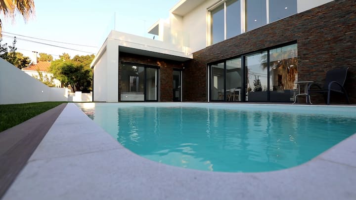 Contemporary Villa With Heated Pool Near Lisbon - Amora