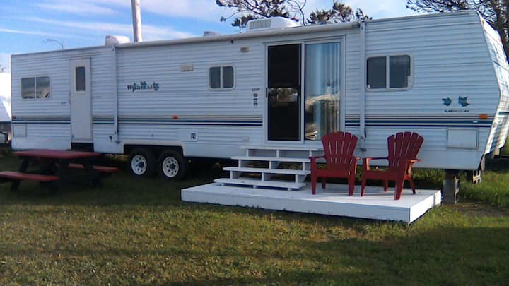 Roulotte 40' Camping Pirate - Ste-anne-des-monts