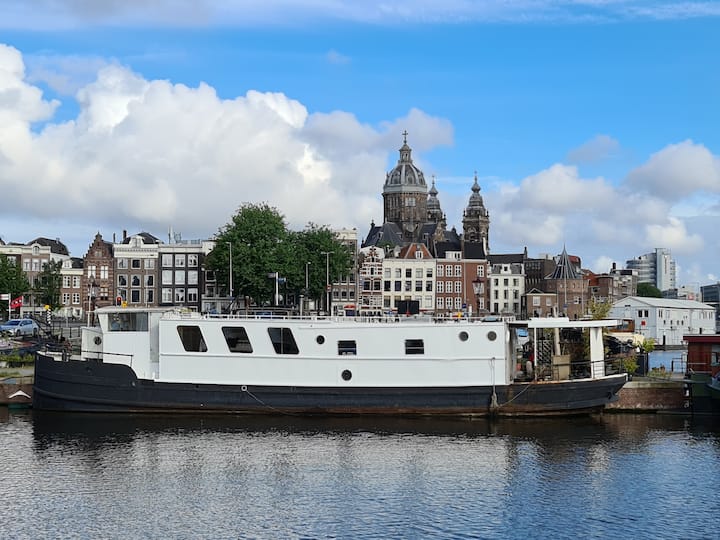 Beagle Houseboat; Central, Spacious And Light - Amsterdam