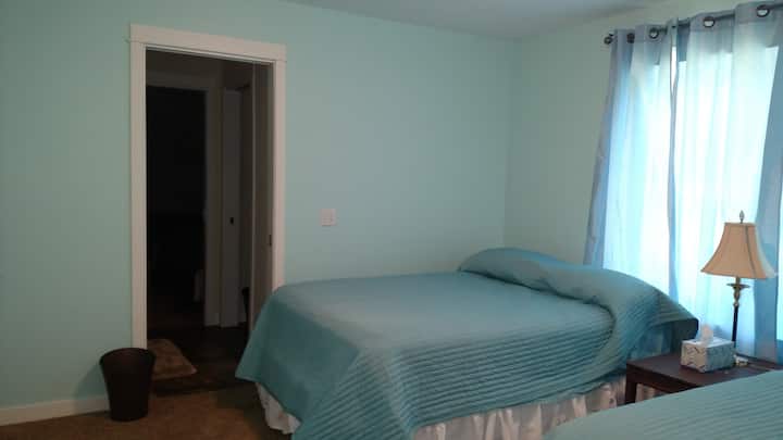 2 Double Bed Room - The Cottage Craft & Breakfast - Caseville, MI