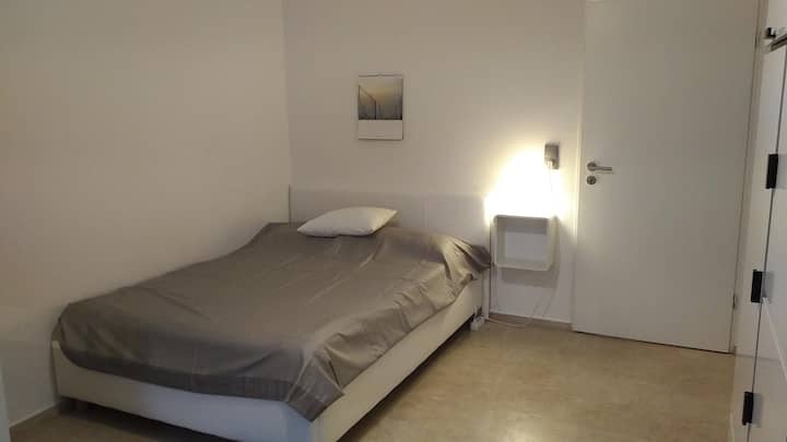 Schönes Zimmer Für 1-2 Personen In Modernem Haus - Besigheim