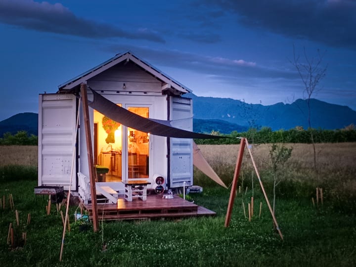 Between Mountains Off-grid Tiny House - Râșnov