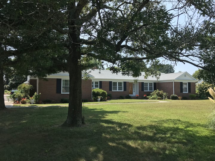 Beautiful Brick Home-clean, Convenient And Cozy! - Salisbury, MD