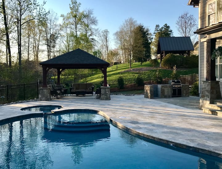 Lake Norman Luxury 6 Br House Private Pool, Hot Tub, Outdoor Living Oasis - Davidson, NC