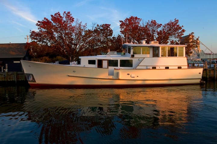 Classic Yacht  Rental  In Dowtown Providence - プロビデンス, RI