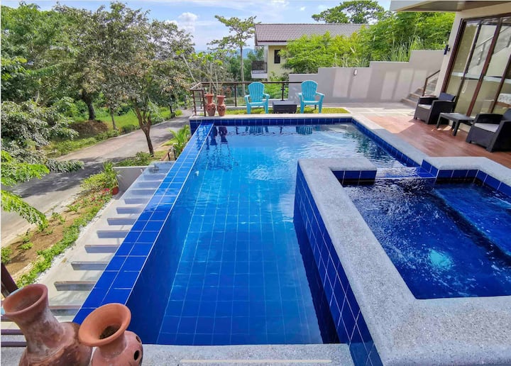 Casa De Montana Batangas Home W/ Pool & Hot Tub - Nasugbu