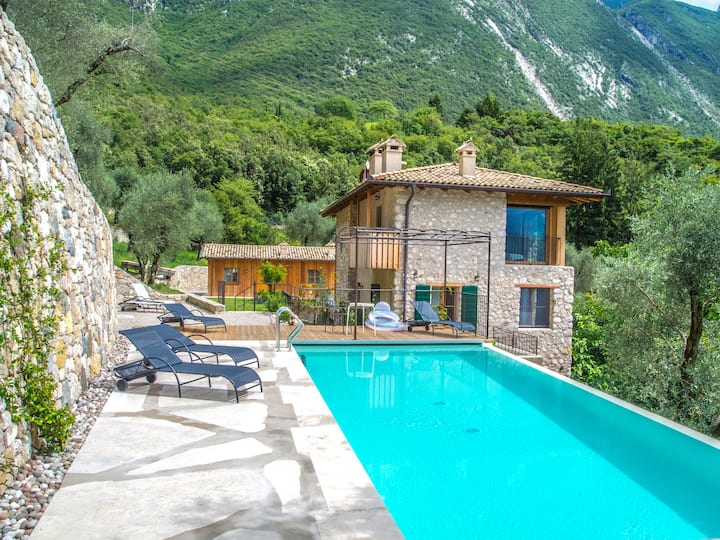 House Wt Pool In The Nature 10mins From The Center - Lake Garda