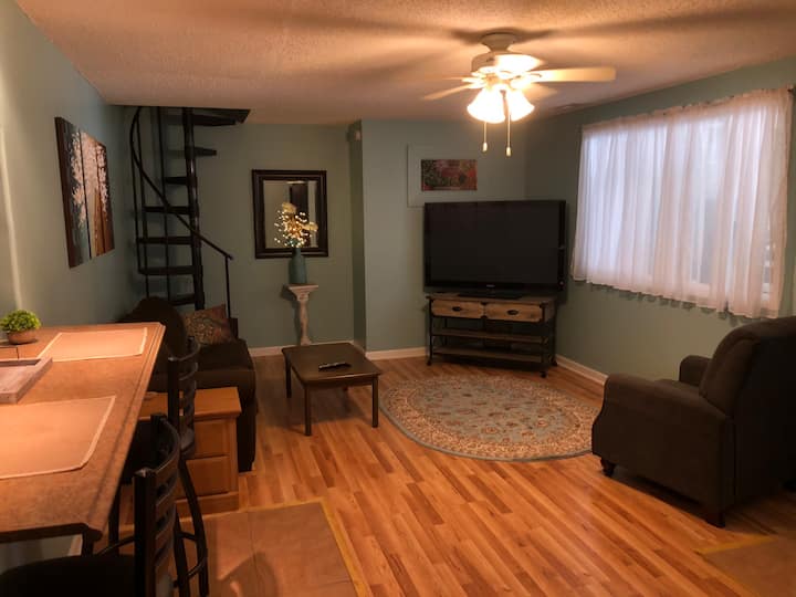 Downstairs Apartment - On A Ranch - Davie County