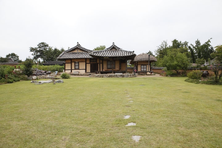 The Jisan House - Choga Room - Gumi-si