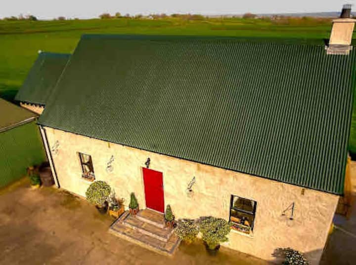 Beautiful Country Style Two-bedroom Cottage - Ballymoney