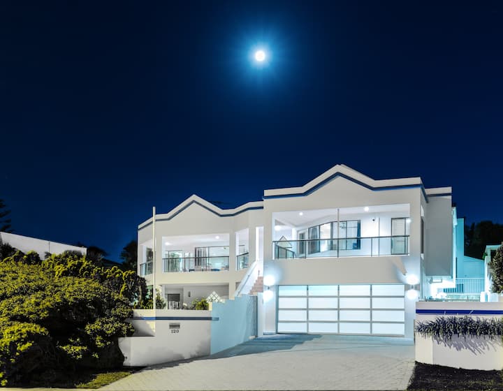 Mullaloo Beach Front Home - Topfloor 3x2.5 - Joondalup