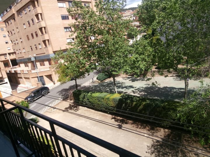 Apartamento Con Amplia Terraza En El Centro. - Cuenca, España