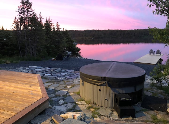 Lakefront Loft & Hot-tub - Terre-Neuve et Labrador