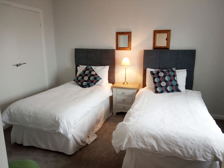 Twin Ensuite Room With Breakfast - North Berwick