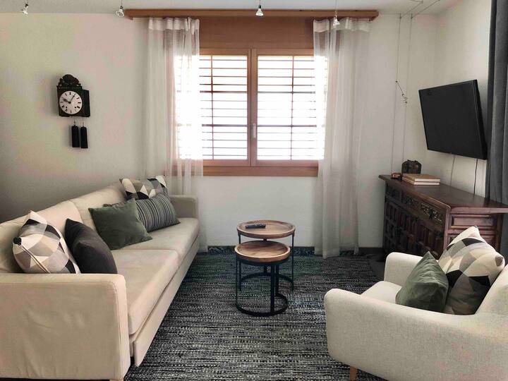 Modern Apartment With Parking & Great Amenities - 뮈렌