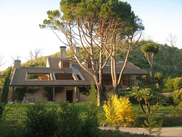 Elegant And Relaxing Uphill Villa - Ascoli Piceno