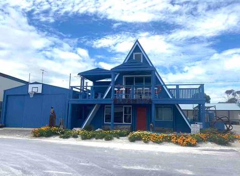 Point Turton Holiday Rentals and Airbnb cozycozy