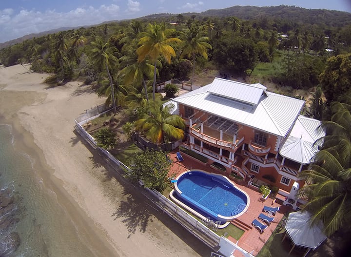 Scenic Seaside Villa W/7 Spacious Bdrms & Batchden - Trinidad and Tobago