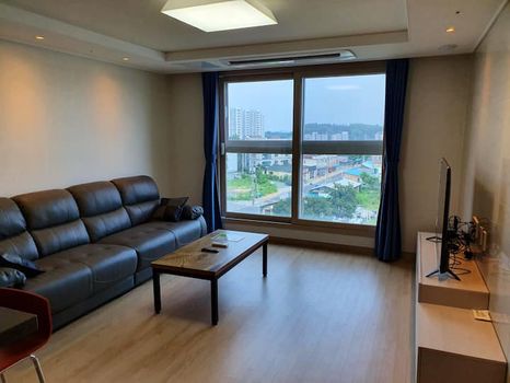 Compare cheap apartments in Pyeongtaeksi by cozycozy