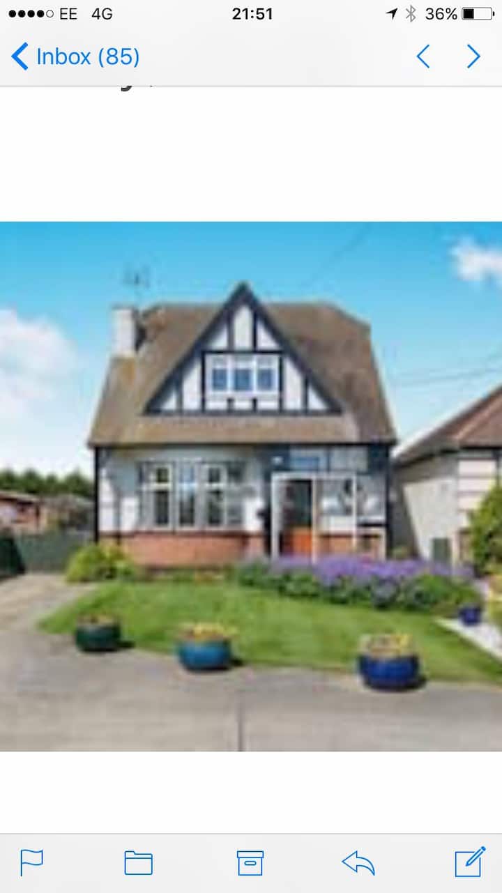 Southend Airport Bed And Breakfast - Burnham-on-Crouch