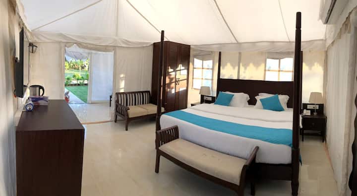 Nehamrit Farms Luxury Glamping Tent - カルヤン