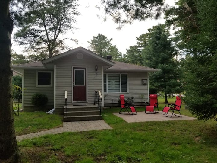 Cozy And Modern Cabin In The Woods, Near The Beach - Innisfil