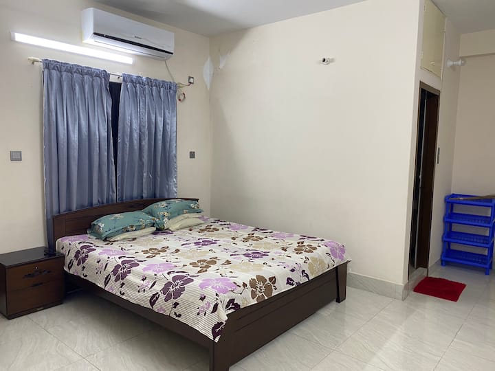 Secure Full Furnished Huge Flat In Central Dhaka - Daca
