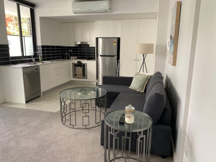 Cosy And Fresh Apartment Stay - Strathfield - Burwood
