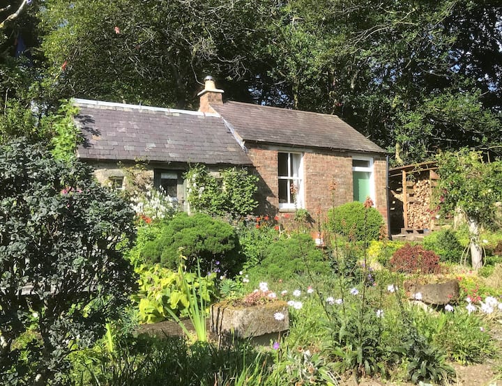 Comfy Bothy Set In A Beautiful Scenic Garden - Moffat