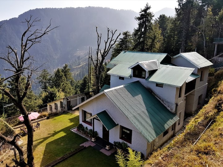 Shant Kuti - A Luxury Cottage With A  Superb View - Khajjiar