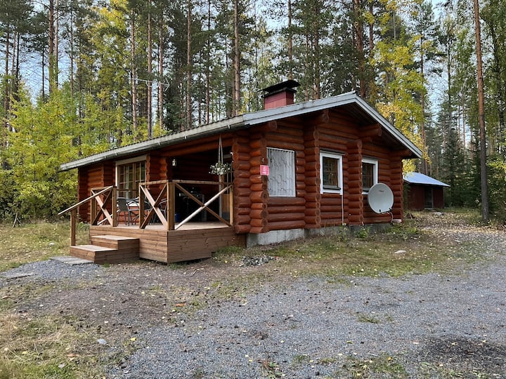 Hirsimökki Järven Rannalla - Pieksämäki