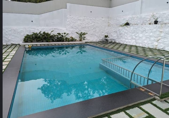 Swimming Pool Naalkett Tharavad With Nice Ambience - ケララ州パラ