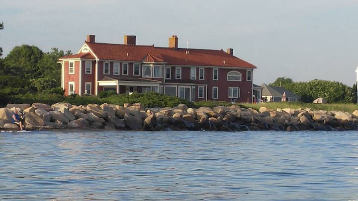 Historic Oceanfront "Waterside" - Falmouth, MA