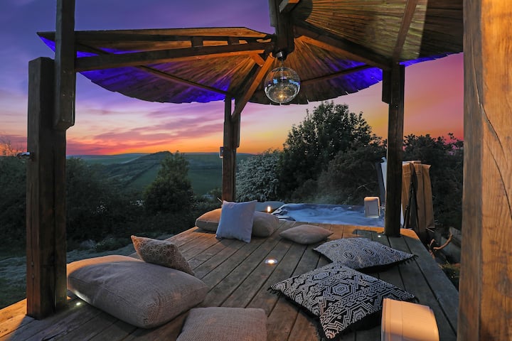 The Lookout Retreat With Hot Tub Sleeps 24 - 씨포드