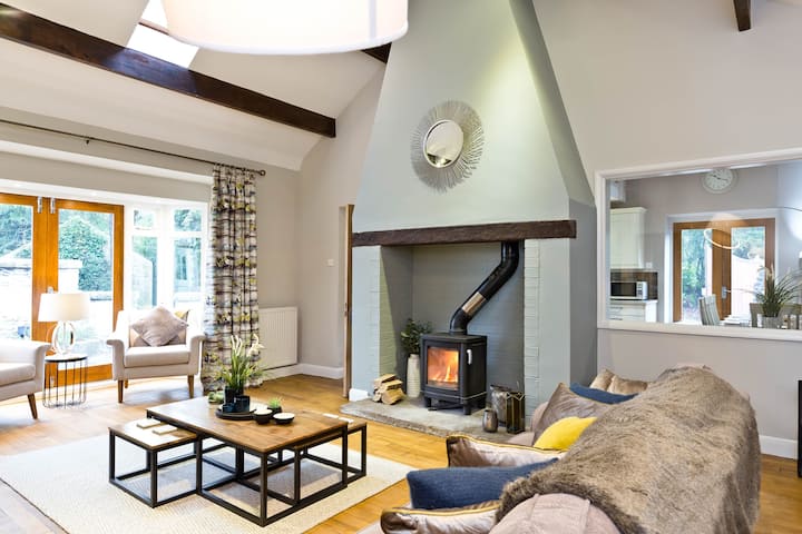 Sleeps 8-10 Country Lodge On The Monsal Trail - Bakewell