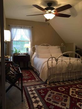 Sasquatch, Queensbury airbnb, hotels and vacation rentals