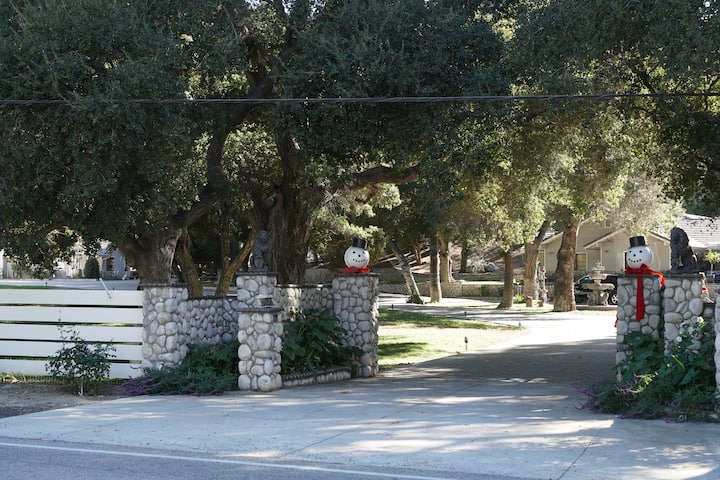 The Enchanting Oaks - Guest House Sand Cyn Estates - Santa Clarita, CA