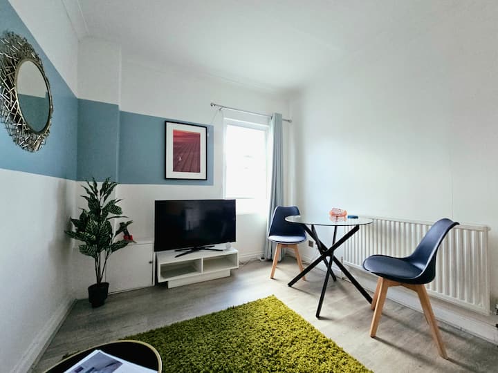 ⭐Cosy Flat In Central Reading With Parking⭐ - 伯克郡